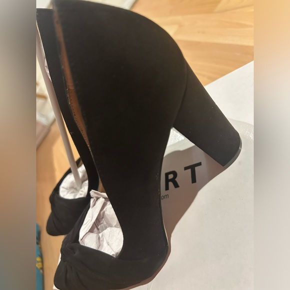 REPORT BLACK PUMPS-BRAND NEW IN BOX AND PACKAGING HIGH HEEL SHOE NEVER WORN - Picture 6 of 7